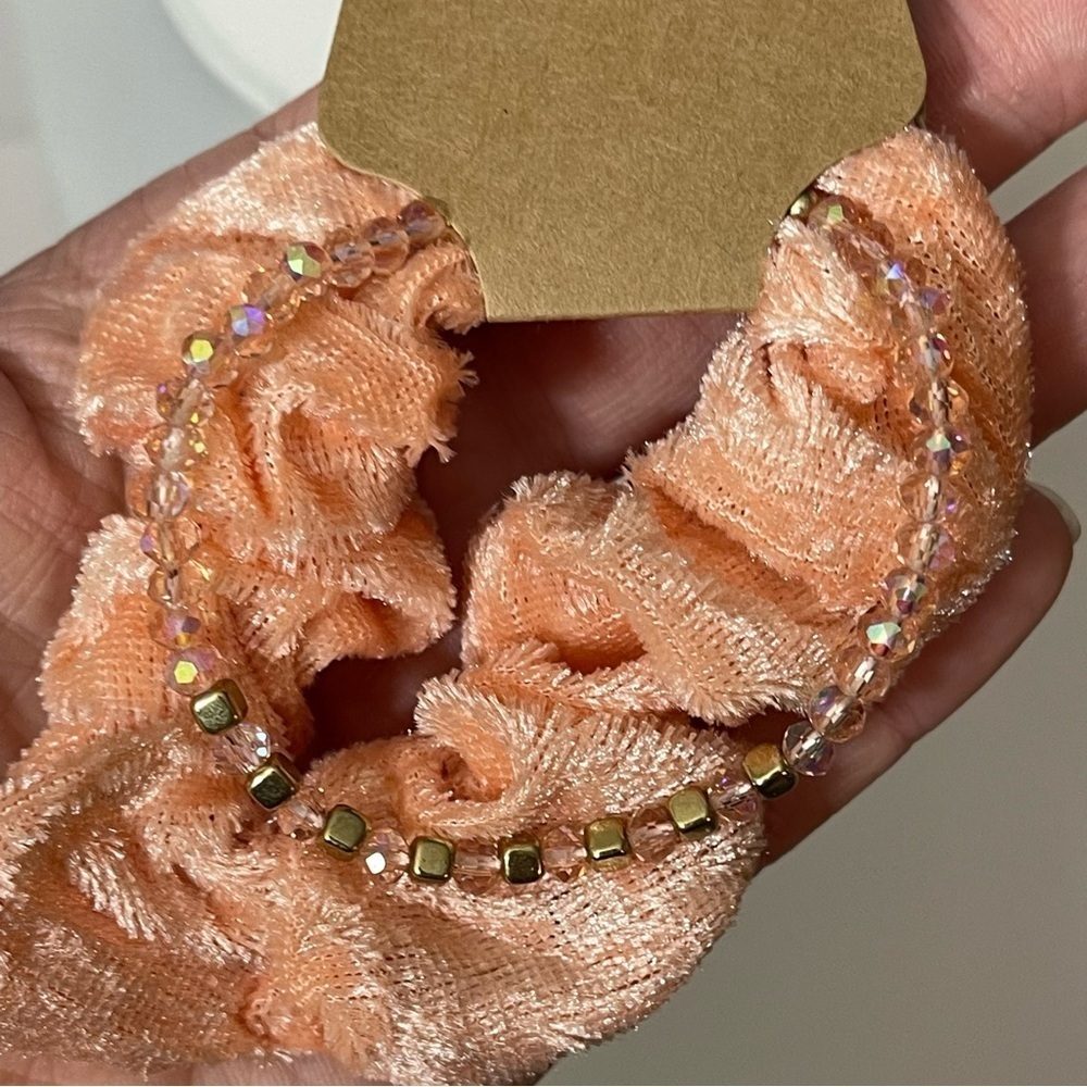 Handmade Pink and Gold iridescent stretch bracelet and matching Peach Sc…​​​ - Picture 3 of 6